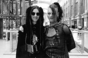 2003.06 Gothic Couple_hf